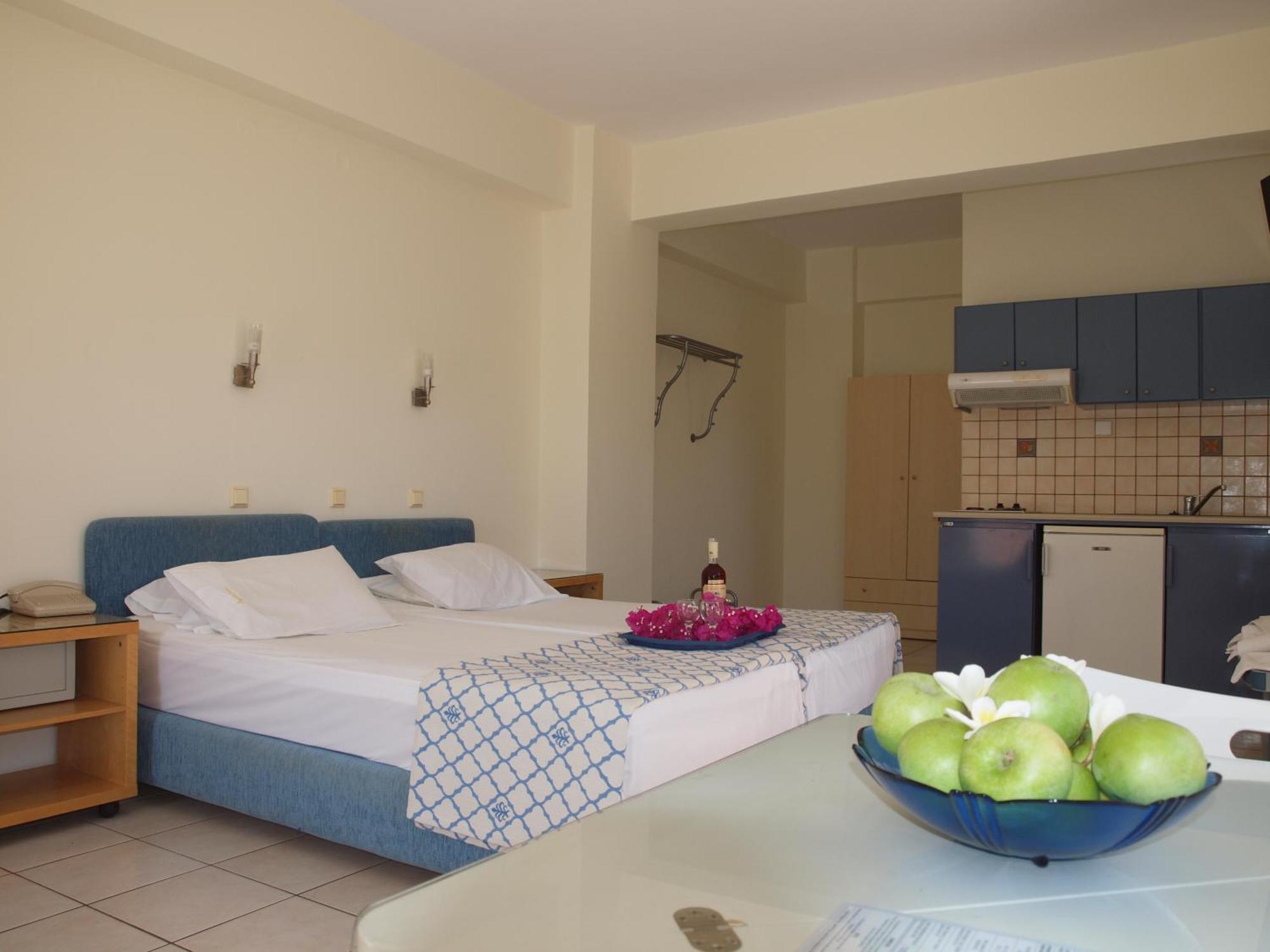 Apelia Residence Agia Marina Extérieur photo