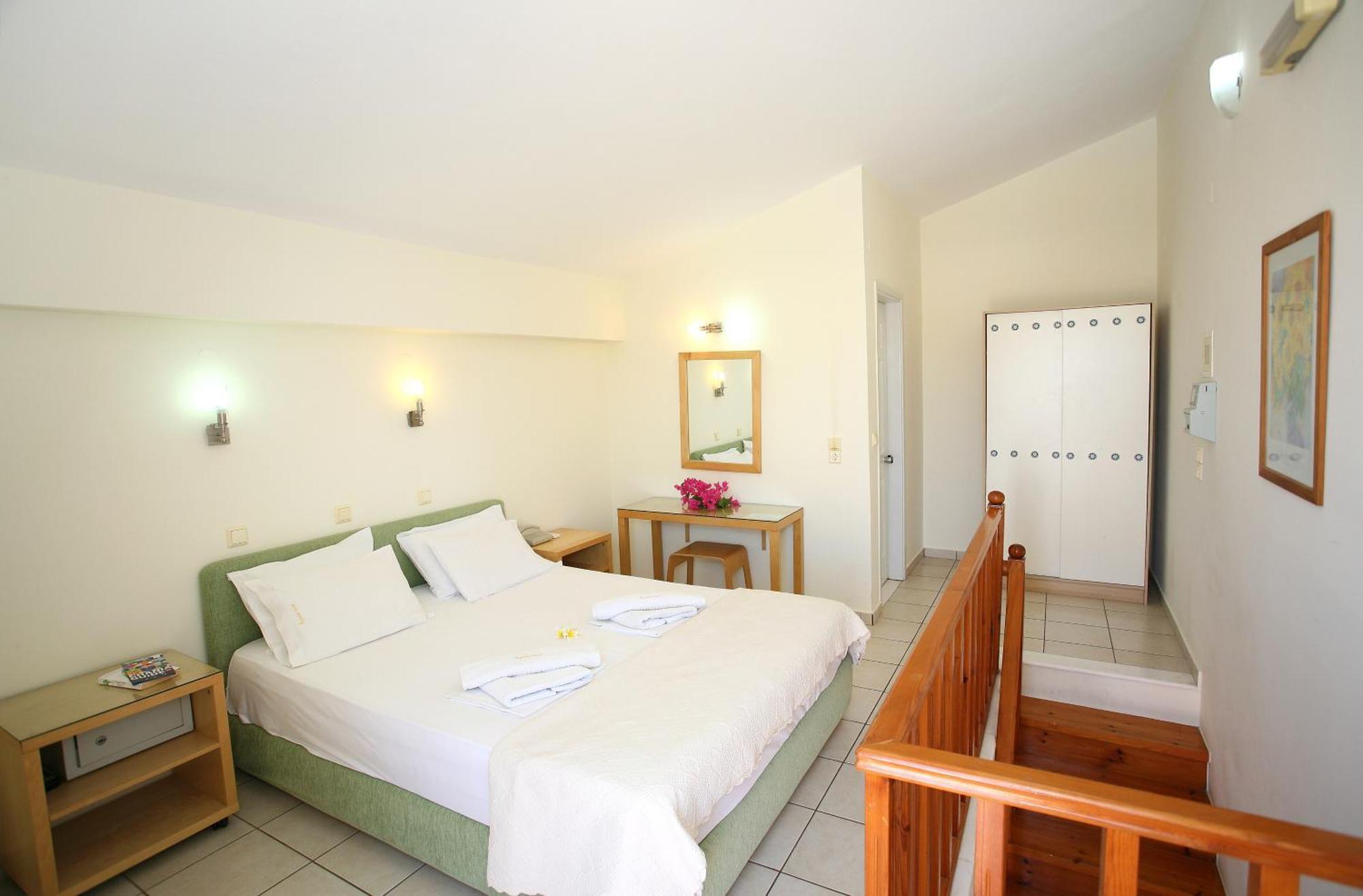 Apelia Residence Agia Marina Extérieur photo